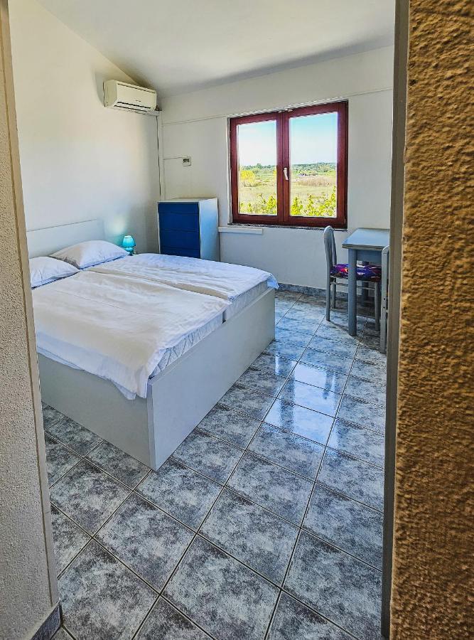 Aenona Sea View Apartments Nin Exterior photo